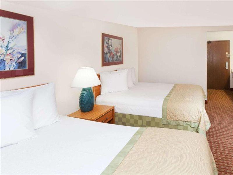 Baymont By Wyndham St. Joseph/Stevensville Esterno foto